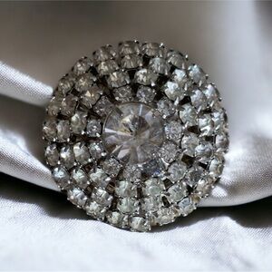 Vintage Weiss dome brooch